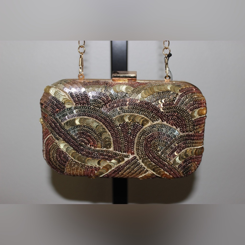 Lulu NYC Sequin Gold Clutch